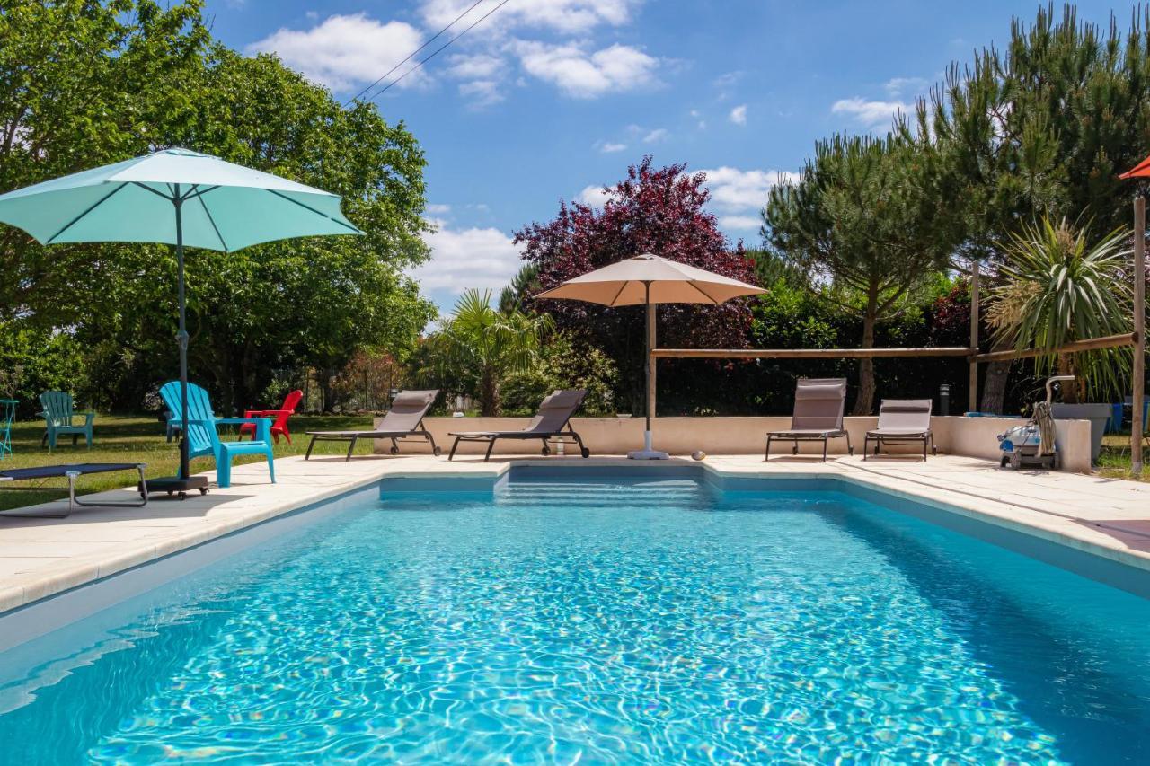 Gite 4 Personnes Avec Piscine Entre Saintes Et Royan Balanzac Exterior foto